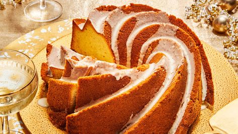 Spiked eggnog bundt cake Egg Nog Bundt Cake Recipe, Eggnog Bundt Cake, Spiked Eggnog, Christmas Eats, Eggnog Recipe, Egg Nog, Bundt Cakes Recipes, Cake Flavors, Savoury Cake