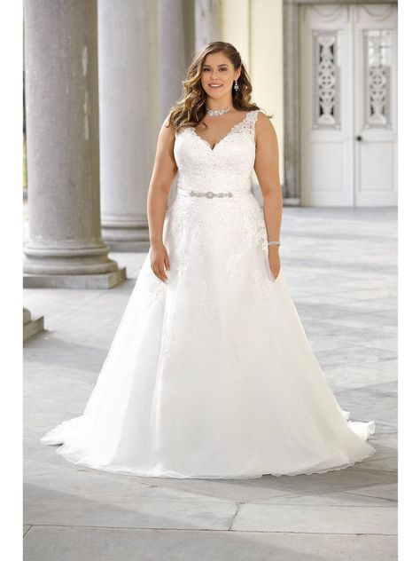 Plus Size Trumpet Wedding Dress - Ladybird Bridal - Style LS220017 Lacy Plus Size Wedding Dress, Plus Size Hour Glass Wedding Dresses, Bridal Dresses Plus Size Curvy Bride, Plus Size Wedding Dresses Not White, Wedding Dresses Simple Plus Size, A Line Plus Size Wedding Dress, Wedding Dress Plus, Spring Wedding Dress Plus Size, Plus Size Wedding Gowns Curvy Bride