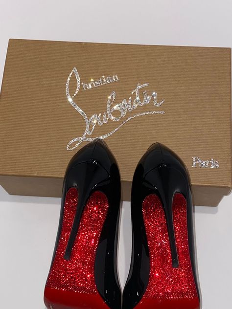 Louboutin Shoes Aesthetic, Louboutin Aesthetic, Walking Up The Stairs, Pleaser Heels, White Nike Shoes, Shoes Heels Classy, Chique Outfits, Red Louboutin, Cute Nike Shoes