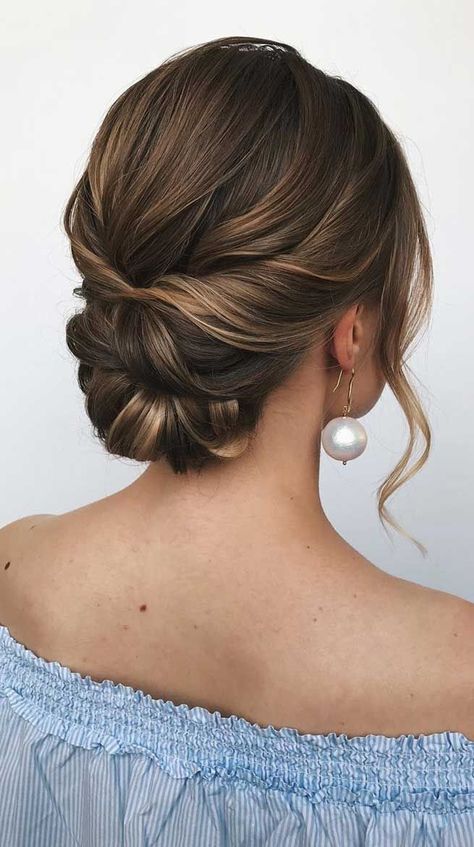 Mother Of The Bride Hairstyles Updo Mom Low Buns, Low Updo Bridesmaid, Lower Bun Wedding Hair, Loose Bun For Wedding, Wedding Bridesmaid Updo, Hairstyle Updo Wedding, Wedding Buns Hairstyle, Asian Hair Updo Wedding, Medium Length Hair Updos Wedding