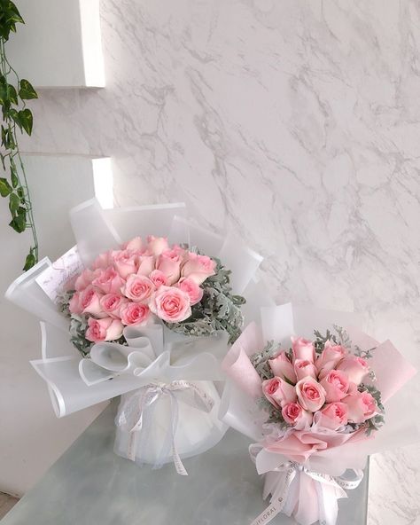 Pastel, Wrapping Flowers, Wrap Flowers, Luxury Flower Bouquets, Craft Flowers, Pastel Roses, Pink Wrap, Silver Leaves, Rose Arrangements