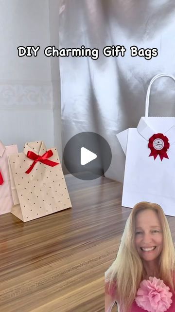 Gift Bag Closing Hack, Decorating Brown Paper Bags, Decorating Gift Bags Ideas, Paper Bag Hearts, Shirt Gift Box Ideas, Christmas Bags Diy, Christmas Paper Bags Ideas, Christmas Gift Bags Diy, Making A Gift Bag