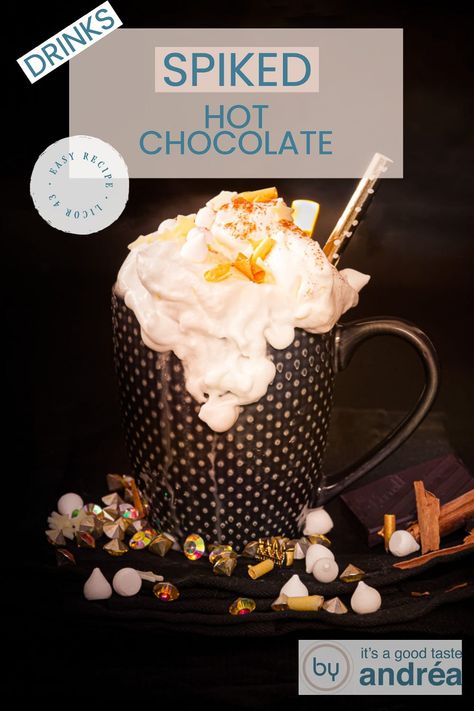 A black mug on a black background with marshmallows, gold stones and cinnamon. A dollop of whipped cream drops down. A text overlay at the top: luxury chocolate milk with licor 43, drinks, easy recipe, hot drink Boozy Hot Chocolate, Spiked Hot Chocolate, Special Drinks, Chocolate Ideas, Cup Of Hot Chocolate, Iced Tea Recipes, Non Alcoholic Cocktails, Festive Drinks, How To Make Drinks