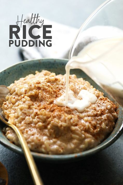 Easy Vegan Rice Pudding - Fit Foodie Finds Healthy Rice Breakfast, Vegan Rice Pudding Recipe, Healthy Rice Pudding Recipe, Healthy Rice Pudding, Brown Rice Pudding Recipe, Rice Pudding Vegan, Healthy Puddings, Rice Breakfast Recipes, Vegan Rice Pudding