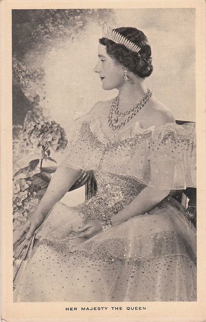 Queen Elizabeth of Britain "Queen Mum" nee Lady Bowes-Lyon 1900 – 2002 | Flickr - Photo Sharing! Royal Monarchy, The Queen Mother, Queen Mum, Hm The Queen, Royal Family England, Reina Isabel Ii, British Royal Families, Elisabeth Ii, Isabel Ii