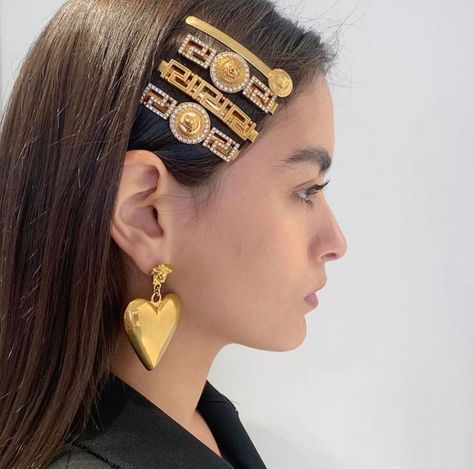 𝐇𝐢𝐠𝐡 𝐅𝐚𝐬𝐡𝐢𝐨𝐧 𝐏𝐨𝐬𝐭 on Instagram: “Versace hair pins Follow @hfpost for more!” Versace Earrings, Designer Hair Accessories, Versace Gold, Versace Jewelry, Vintage Versace, Versace Accessories, Iconic Fashion, Versace Outfit, Hair Design