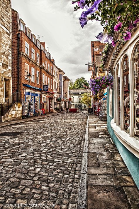 Street view Windsor England Berkshire England, Windsor England, Buildings Photography, England And Scotland, Windsor Castle, Wales England, Wonderful Places, Dream Vacations, Travel Around