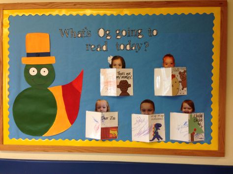 Primrose friend, Og the little book worm/reading board Primrose Bulletin Boards, Primrose School Bulletin Boards, Primrose School, Book Bulletin Board, Teaching Preschoolers, Kindergarten Craft, Reading Boards, Puppet Crafts, Kindergarten Crafts