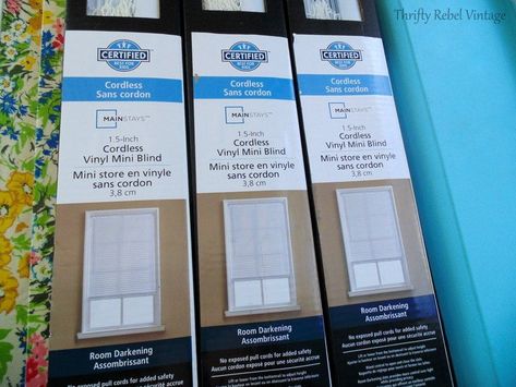 It's easy to give plain white vinyl mini blinds a makeover to give them some personality to match your decor. Window Door Coverings, Window Dressing Ideas, Vinyl Mini Blinds, Home Rehab, How To Spray Paint, Blinds Diy, Burlap Wreath Tutorial, Drapery Ideas, Shades Window