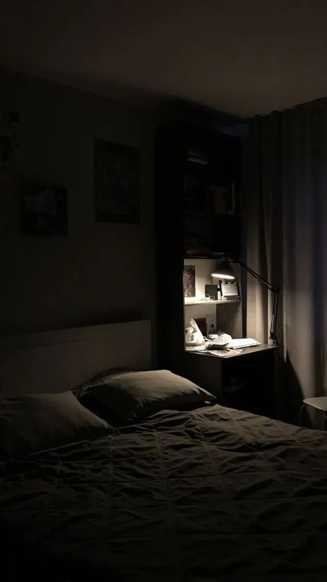 Dark Bedroom Aesthetic Men, Black Minimalist Room Aesthetic, Small Bedroom Ideas For Men Modern, Bed Aesthetic Dark, Apartment Aesthetic Dark, Minimalist Bedroom Dark, Dark Minimalist Bedroom, Dark Room Aesthetic, Room Aesthetic Dark