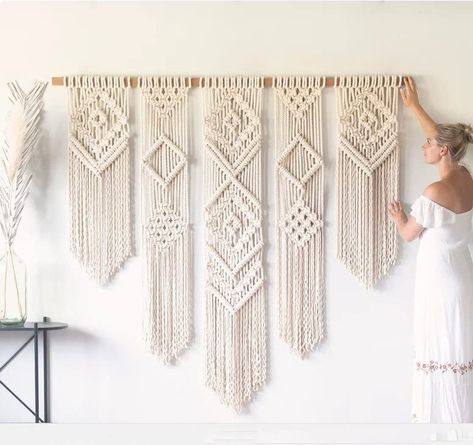 Geometric Macrame, Art Macramé, Macrame Wall Hanging Tutorial, Macrame Wall Hangings, Macrame Headboard, Macrame Tapestry, Bohemian Wall Hanging, Macrame Wall Hanging Patterns, Macrame Curtain