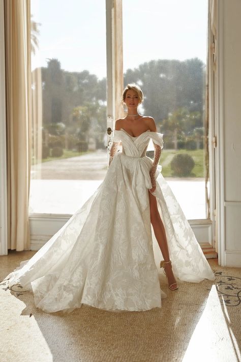 Oksana Mukha  Style #Annabelle. Oksana Mukha, Dublin Ohio, Designer Wedding, Bridal Shop, Designer Wedding Dresses, Future Wedding, Columbus, Dublin, The Top