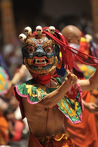 mask dancer, bhutan | traditional dance Artisanats Denim, Mask Dance, Religious Ceremony, Traditional Dance, Masks Art, Tibetan Buddhism, Bhutan, Folk Costume, People Of The World