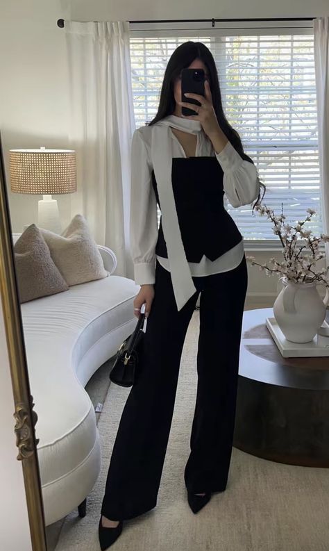 Outfit Elegantes, Elegant Outfit Classy, Classy Work Outfits, Stylish Work Outfits, Classy Casual, Moda Vintage, Looks Chic, Professional Outfits, Business Casual Outfits