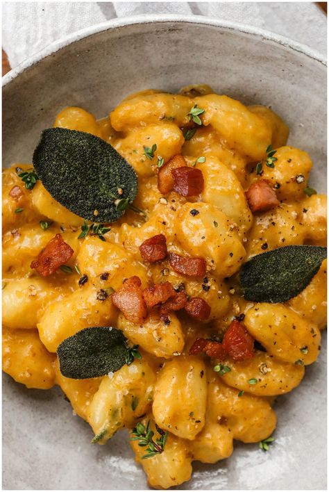 Gnocchi with Creamy Pumpkin Sauce recipe Mabon Dinner, Pumpkin Glaze Recipe, Pumpkin Gnocchi Sauce, Pumpkin Cream Sauce, Sweet Potato Sauce, Dinner Hosting, Gnocchi Sauce, Pumpkin Pasta Sauce, Histamine Diet