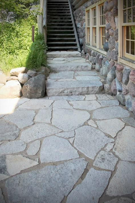 Rock Garden Edging, Backyard Patio Landscaping, Fire Pit Stone, Flagstone Patio Design, Stone Backyard, Stone Deck, Flagstone Path, Backyard Walkway, Pavers Backyard