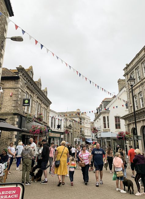 Wales Uk Aesthetic, Uk Beach Aesthetic, Newquay Cornwall Aesthetic, Summer In Cornwall, Cornwall Newquay, Cornwall Aesthetic, Norfolk England Aesthetic, Padstow Cornwall, Bude Cornwall