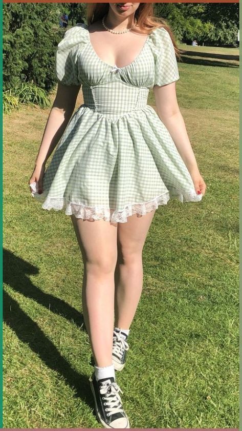 Coquette Dress Plus Size, Cute Cottagecore Outfits Summer, Green Corset Dress Short, Hot Cottagecore, Mint Green Dress Outfit Casual, Plus Size Summer Shorts Outfits, Size Inclusive Fashion, How To Dress Short And Curvy, Picnic Clothes Outfits Style