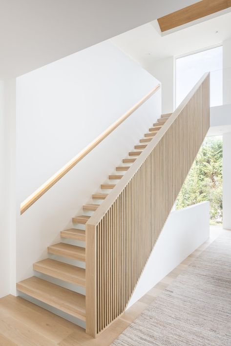 Home Stairs Ideas, Remodel Stairs, Home Stairs, Staircase Design Ideas, Stair Cases, Stair Ideas, Stair Design, Stairs Design Interior, Flooring For Stairs