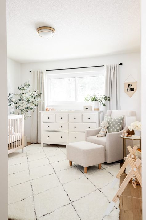 Baby Staples’ Nursery Reveal – Halfway Wholeistic Modern Nursery Design, Zimmer Diy, Gender Neutral Baby Nursery, Baby Nursery Inspiration, Baby Room Neutral, Baby Nursery Neutral, Nursery Room Design, Girl Nursery Room, Baby Room Inspiration