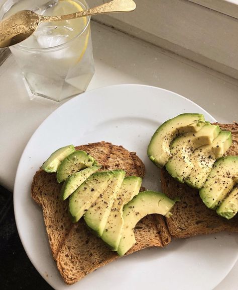 Aguacate Aesthetic, Lacewings, Aesthetic Food, Food Pictures, Avocado Toast, Food Inspiration, Meal Prep, Healthy Snacks, Clean Eating