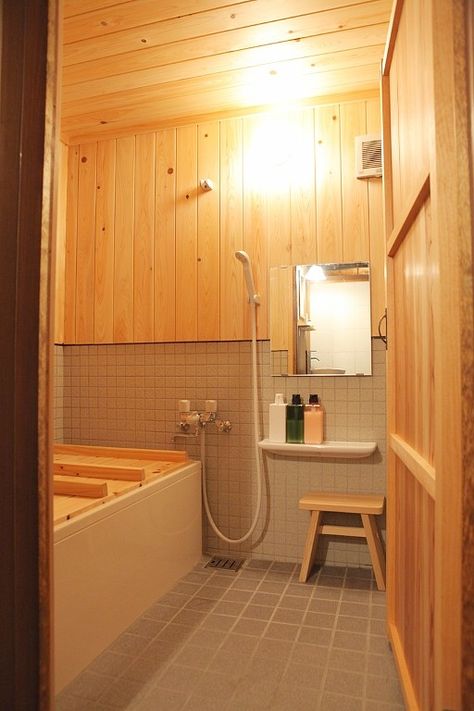 Japanese Bathrooms, Japanese Bath House, Japanese Bathroom Design, Japanese Style Bathroom, Japanese Bathroom, Japanese Home Design, Japanese Soaking Tubs, Japanese Bath, Traditional Japanese House