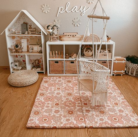 Organization Nursery, Decorating Nursery, Toddlers Bedroom, Furniture Nursery, Retro Flower Print, Light Grey Background, Baby Playroom, Toddler Playroom, Girls Playroom