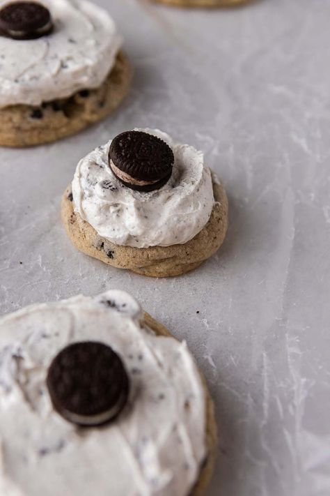 Crumbl Cookies and Cream Milkshake Cookies - Lifestyle of a Foodie Cookies And Cream Cookie, Milkshake Cookies, Cookies And Cream Milkshake, Lifestyle Of A Foodie, Oreo Buttercream, Vegetarian Cookies, Soft Cookies, Crumbl Cookies, Fun Baking