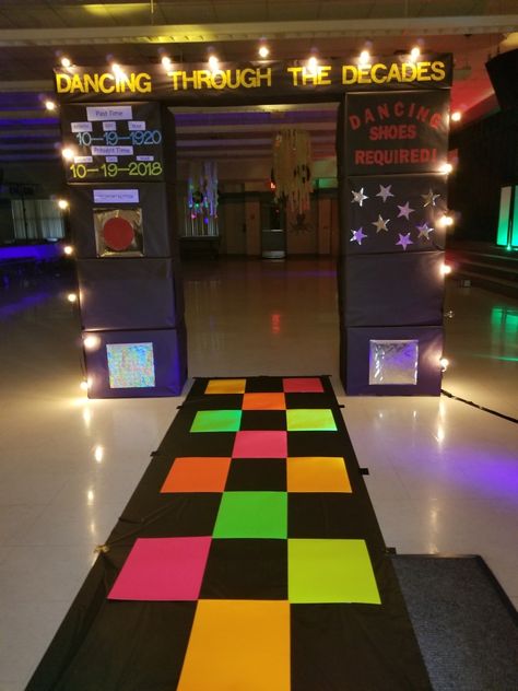 Throwback Homecoming Theme, 80 Themes Party Ideas, 70s Dance Decorations, 70s 80s 90s Party Decorations, Diy Vinyl Record Party Decorations, Music Theme Parade Float, Prom Through The Decades, Retro Homecoming Theme, Party Through The Decades