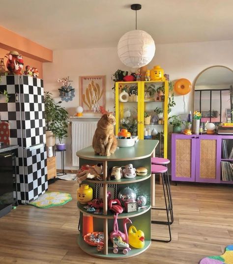 Eclecticism Interior Design, Funky Studio Apartment, Funky Apartment, Vibrant Living Room, Living Space Decor, Dopamine Decor, Apartment Decor Inspiration, Colorful Home, Future Apartment