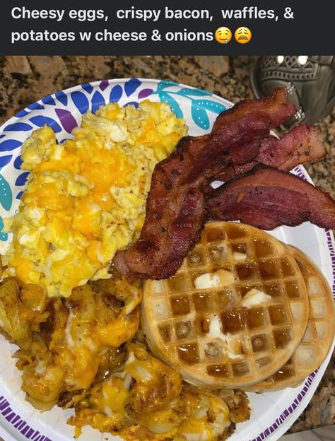 Waffles And Eggs, Chef Breakfast, Eggs Potatoes, Bacon Waffles, Breakfast Platter, Bacon Egg And Cheese, Ultimate Breakfast, Breakfast Waffles, Instagram Breakfast