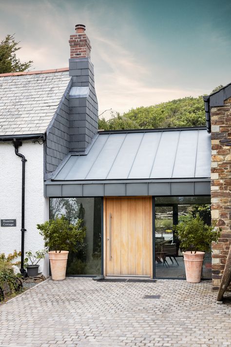 Stone Cottage Modern Extension, Contemporary Extensions To Listed Buildings, Irish Modern House, Old House New Extension, Contemporary Orangery Extension, Irish Cottage With Modern Extension, Old Cottage Extension, Modern Extension On Old House Uk, Grade 2 Listed Cottage Extension