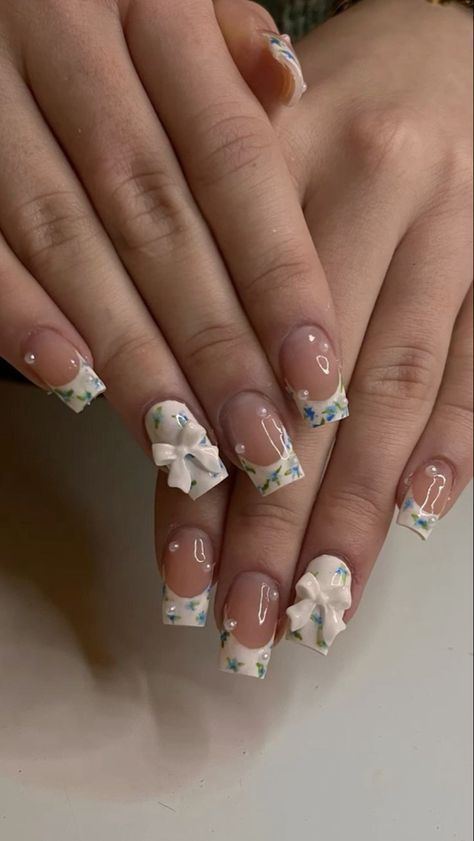 Graduation Nails Short Square, French Tip Graduation Nails, Graduation Nails Square, Short Graduation Nails, Bow Nails, Graduation Nails, Cute Simple Nails, Girly Acrylic, Nagel Tips