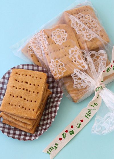 Espresso Shortbread Cookies  Coffee and cookie!?! I'm in trouble. Espresso Shortbread Cookies, Espresso Shortbread, Amazing Cookie Recipes, Fancy Cupcakes, Caramel Pretzels, Shortbread Recipes, Chocolate Pretzels, Sweet Cookies, Cookie Exchange