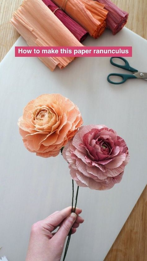 Cynthia Meiring | Paper Flowers (@cynthia.meiring.studio) ��• Photos et vidéos Instagram Cricket Paper Flowers, Crete Paper Flowers, Small Crepe Paper Flowers Diy, Paper Flowers Vase, Creap Paper Flowers Diy, Crepe Flower Bouquet, Crate Paper Flowers, How To Make Tissue Paper Flowers, Boho Paper Flowers