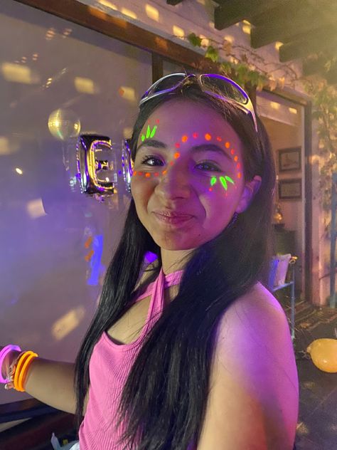 Neon Paint On Face, Face Neon Paint, Glow Paint Face Ideas, Makeup For Neon Party, Neon Paint Ideas Face, Neon Dots On Face, Neon Dance Makeup, Neon Face Paint Ideas Festival, Neon Football Game Face Paint