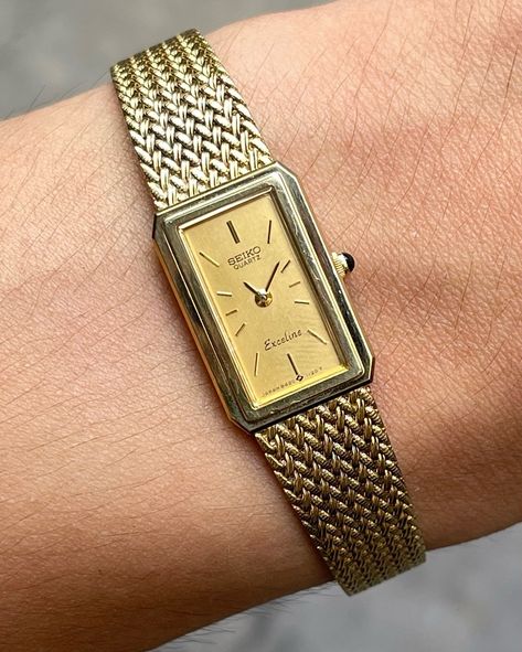 Seiko Vintage Watch, Seiko Vintage, Timeless Watches, Fire Hazard, Seiko Watches, A Fire, Delivery Service, Vintage Watches, Quartz Watch