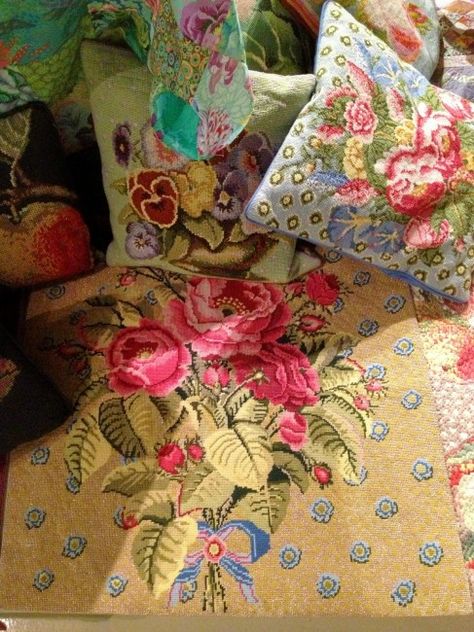 Beautiful work by Kaffe Fassett Kaffe Fassett Needlepoint, Tapestry Pillows, Interior Design Hall, Design Hall, Kaffe Fassett Fabric, Textile Crafts, Kaffe Fassett, Hospitality Design, Knitting Inspiration