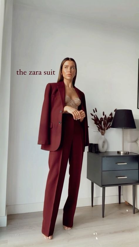 Zara Women Suit, Zara Suits Women 2022, Women’s Power Suit, Zara Work Outfits Women, Power Suits For Women Classy, Zara Suits Women, Burgundy Suit Women, Graduation Suits For Women