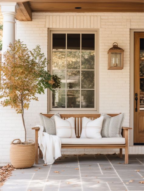 Front Porch Bench Decorating Ideas, Front Porch Seating Ideas, Front Porch Seating, Teak Bench Outdoor, Front Porch Bench, Modern Front Porches, Front Porch Furniture, Porch Bench, Porch Styles