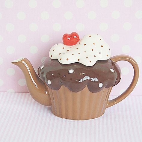 Cupcake teapot Applique Methods, European Interiors, Design Chocolate, Cherry Topping, Chic Home Design, Novelty Teapots, Teapots Unique, Unique Tea, Ceramic Teapot