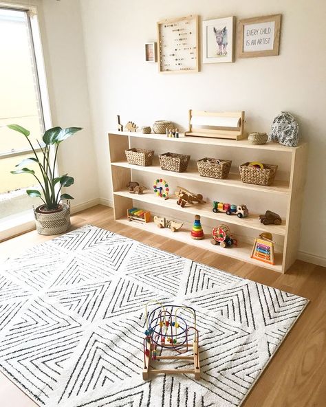 Diy Montessori Toys, Playroom Decoration, Playroom Inspiration, Toddler Montessori, Montessori Bedroom, Diy Playroom, Diy Montessori, Montessori Playroom, Montessori Room