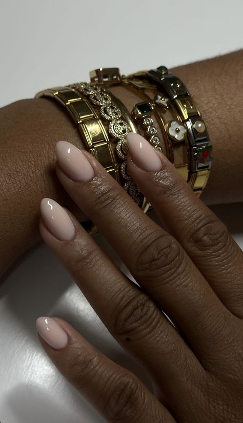 Oval Manicure Ideas, Summer Transition To Fall Nails, Oval Nails Black Women, Clean Almond Nails, Clean Aesthetic Nails, Almond Biab Nails, Almond Style Nails, Black Comedy Movies, Painted Nails Ideas