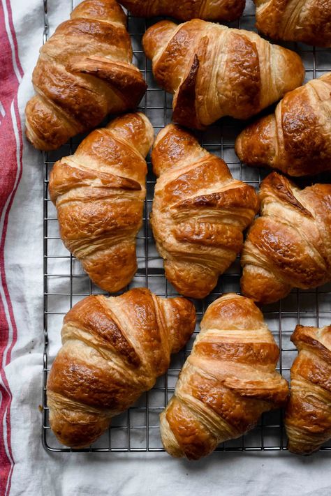 Classic French Croissants 2 Day Version French Croissants, Making Croissants, French Croissant, Dessert Chef, Homemade Croissants, French Recipe, Pizza Roll, Croissant Recipe, 귀여운 음식 그림