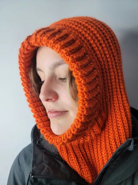 Campfire: a free pattern for a crochet winter hood - ACCROchet Scoodie Crochet, Hooded Cowl Crochet Pattern, Crochet Hooded Scarf Pattern, Crochet Hooded Cowl, Hooded Scarf Pattern, Col Crochet, Crochet Cowl Free Pattern, Crochet Hooded Scarf, Crochet Hood