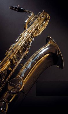 baritone saxophone... AKA my true love(; Bari Saxophone, Jazz Music Art, Saxophone Art, Baritone Saxophone, Baritone Sax, Tenor Saxophone, Architecture Tattoo, Music Backgrounds, Musical Art