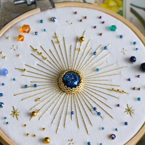 Embroidery With Crystals, Hand Bead Embroidery Patterns, Comet Embroidery, Beaded Embroidery Patterns, Bead Embroidery Ideas, How To Bead Embroidery, Happy New Year Embroidery, Star Embroidery Pattern, Corset Embroidery