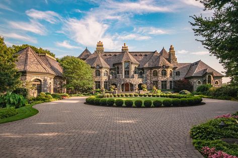 American Mansions, Stone Mansion, Mansion Exterior, Dream Mansion, Fort Wayne Indiana, Dr House, Fancy Houses, Castle House, Big House