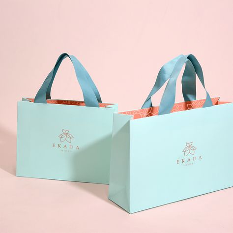 Luxury Brand Packaging, Luxury Paper Bag, Shoping Bag, Packaging Design Ideas, Shopping Bag Design, Paper Bag Design, Luxury Packaging Design, Packaging Ideas Business, Retail Bags