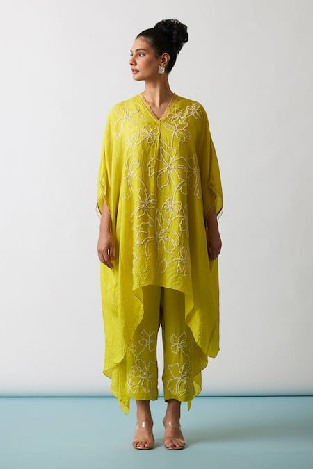 Buy Yellow Kaftan Viscose Silk Hand Embroidered Floral Asymmetric And Pant Set For Women by One Not Two Online at Aza Fashions. Yellow Kaftan, Womens Trendy Dresses, Fashion Tops Blouse, Dream Wedding Ideas Dresses, Elegant Dresses For Women, Contemporary Outfits, Loose Dress, Pant Set, Trendy Dresses